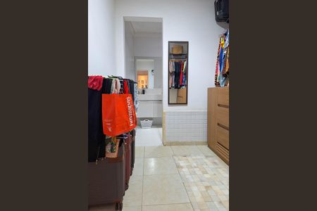 Casa de condomínio à venda com 280m², 4 quartos e 2 vagasCloset da suíte