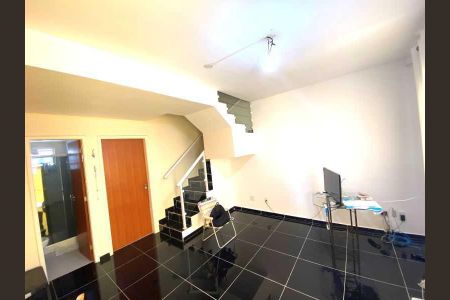 Casa à venda com 53m², 2 quartos e 1 vaga