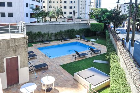 Apartamento à venda com 82m², 3 quartos e 1 vaga Apartamento à venda com 82m², 3 quartos e 1 vagaPiscina