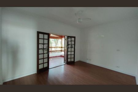 Casa à venda com 4 quartos, 350m² em Interlagos, São Paulo