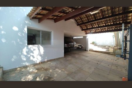 Casa à venda com 350m², 4 quartos e 4 vagas