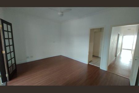 Casa à venda com 4 quartos, 350m² em Interlagos, São Paulo