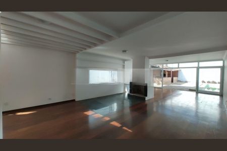 Casa à venda com 4 quartos, 350m² em Interlagos, São Paulo