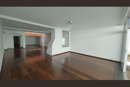 Casa à venda com 4 quartos, 350m² em Interlagos, São Paulo