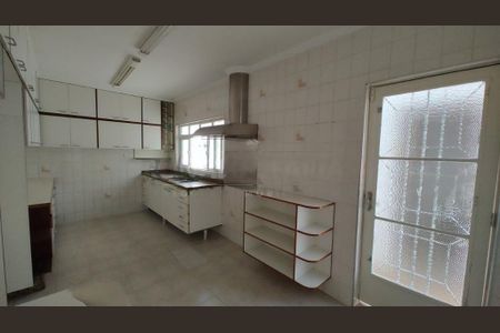 Casa à venda com 350m², 4 quartos e 4 vagas