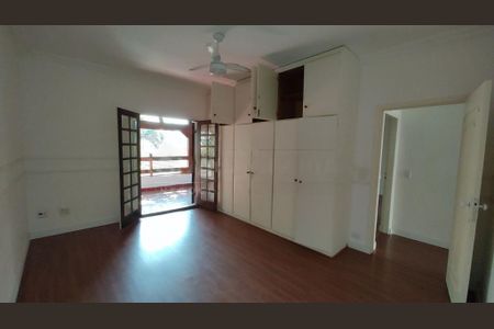 Casa à venda com 4 quartos, 350m² em Interlagos, São Paulo