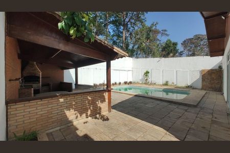Casa à venda com 350m², 4 quartos e 4 vagas