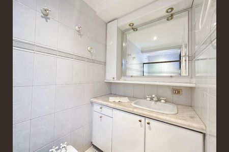 Apartamento à venda com 4 quartos, 256m² em Cambuí, Campinas