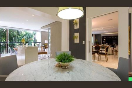 Apartamento à venda com 3 quartos, 230m² em Indianópolis, São Paulo