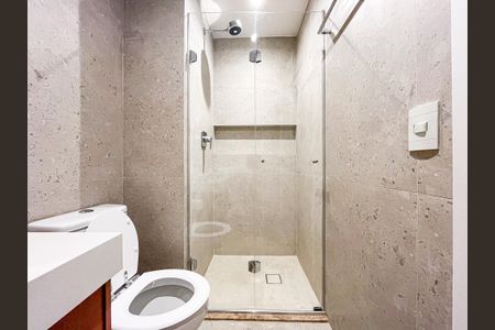 Apartamento à venda com 67m², 2 quartos e 1 vaga Apartamento à venda com 67m², 2 quartos e 1 vagaBanheiro Social