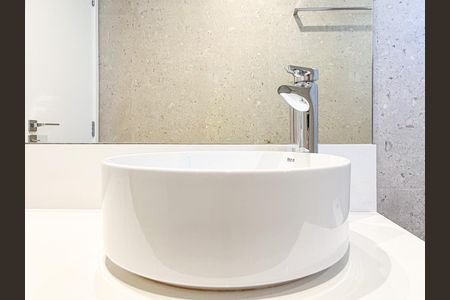 Apartamento à venda com 67m², 2 quartos e 1 vaga Apartamento à venda com 67m², 2 quartos e 1 vagaBanheiro da Suíte