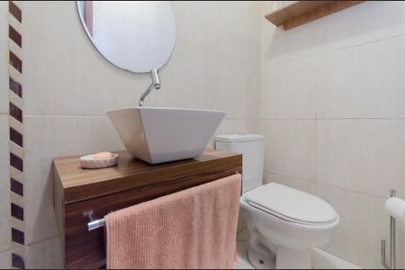 Casa à venda com 220m², 3 quartos e 3 vagasLavabo