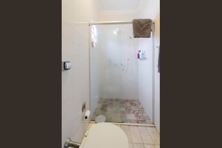 Casa à venda com 220m², 3 quartos e 3 vagasBanheiro da Suíte 1