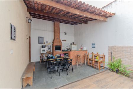 Casa à venda com 220m², 3 quartos e 3 vagasÁrea gourmet