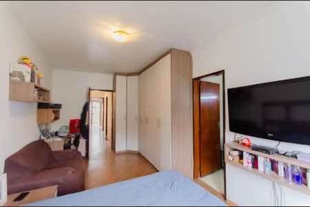 Casa à venda com 220m², 3 quartos e 3 vagasSuíte 3