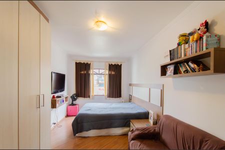 Casa à venda com 220m², 3 quartos e 3 vagasSuíte 3