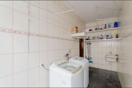 Casa à venda com 220m², 3 quartos e 3 vagasÁrea de Serviço