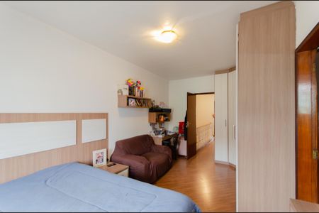 Casa à venda com 220m², 3 quartos e 3 vagasSuíte 3