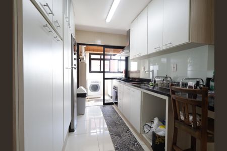 Apartamento à venda com 110m², 2 quartos e 2 vagasCozinha