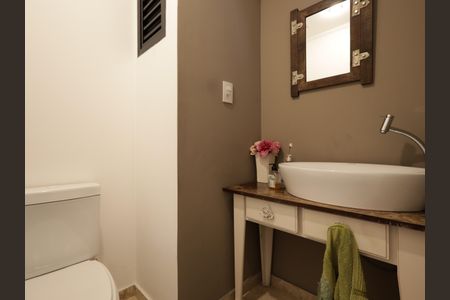 Apartamento à venda com 110m², 2 quartos e 2 vagasLavabo