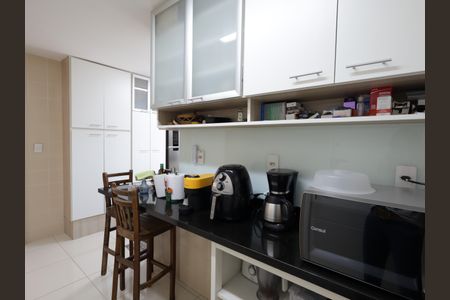 Apartamento à venda com 110m², 2 quartos e 2 vagasCozinha