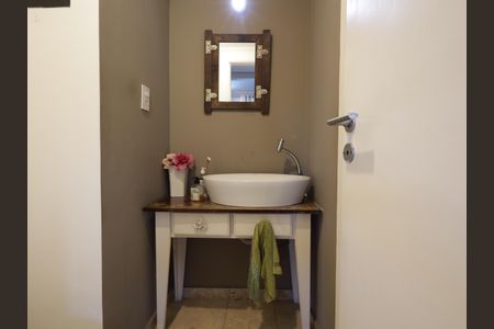 Apartamento à venda com 110m², 2 quartos e 2 vagasLavabo