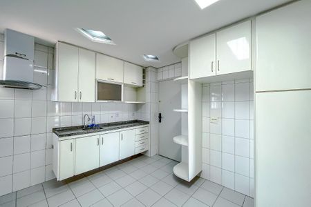 Apartamento para alugar com 114m², 2 quartos e 2 vagasCozinha