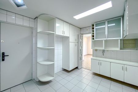 Apartamento para alugar com 114m², 2 quartos e 2 vagasCozinha