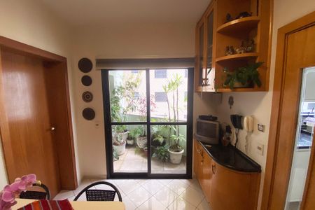 Apartamento para alugar com 230m², 4 quartos e 3 vagasCopa