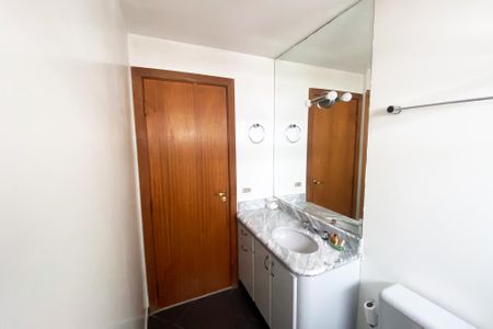 Apartamento para alugar com 230m², 4 quartos e 3 vagasBanheiro da Suíte 1