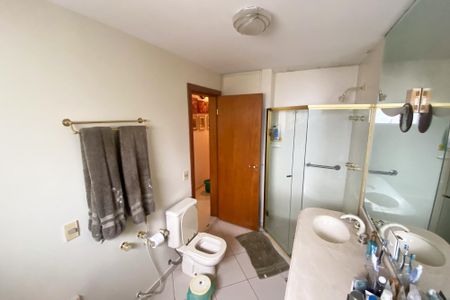 Apartamento para alugar com 230m², 4 quartos e 3 vagasBanheiro da Suíte 3