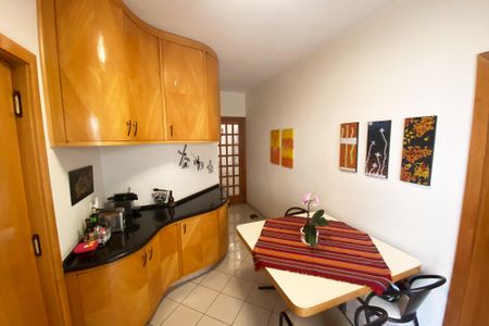 Apartamento para alugar com 230m², 4 quartos e 3 vagasCopa