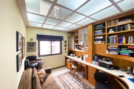 Apartamento para alugar com 230m², 4 quartos e 3 vagasEscritório