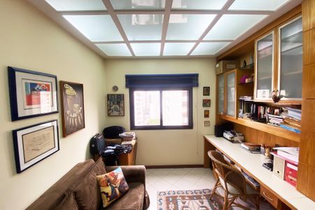 Apartamento para alugar com 230m², 4 quartos e 3 vagasEscritório