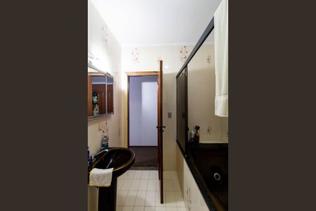 Casa à venda com 300m², 3 quartos e 5 vagas Casa à venda com 300m², 3 quartos e 5 vagasBanheiro da Suíte