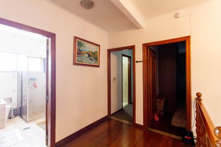 Casa à venda com 300m², 3 quartos e 5 vagas Casa à venda com 300m², 3 quartos e 5 vagasHall