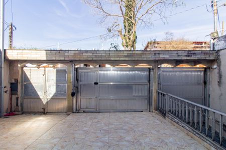 Casa à venda com 300m², 3 quartos e 5 vagas Casa à venda com 300m², 3 quartos e 5 vagasGaragem