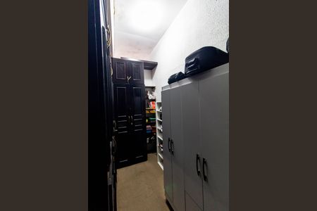 Casa à venda com 300m², 3 quartos e 5 vagas Casa à venda com 300m², 3 quartos e 5 vagasCloset da suíte