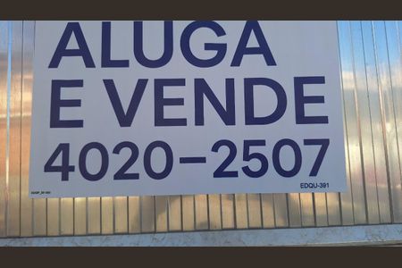 Casa à venda com 300m², 3 quartos e 5 vagas Casa à venda com 300m², 3 quartos e 5 vagasPlaca