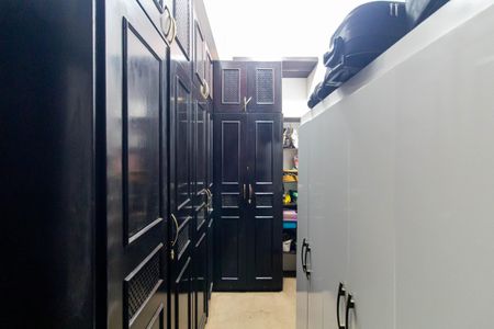 Casa à venda com 300m², 3 quartos e 5 vagas Casa à venda com 300m², 3 quartos e 5 vagasCloset da suíte