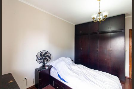 Casa à venda com 300m², 3 quartos e 5 vagas Casa à venda com 300m², 3 quartos e 5 vagasQuarto 2