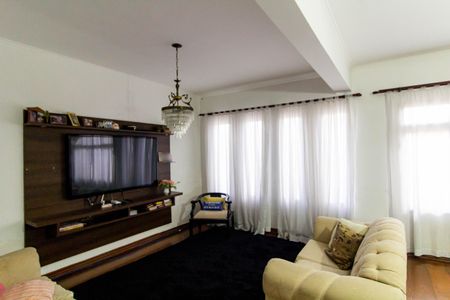 Casa à venda com 300m², 3 quartos e 5 vagas Casa à venda com 300m², 3 quartos e 5 vagasSala