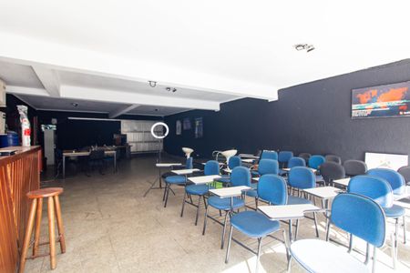 Casa à venda com 300m², 3 quartos e 5 vagas Casa à venda com 300m², 3 quartos e 5 vagasGaragem