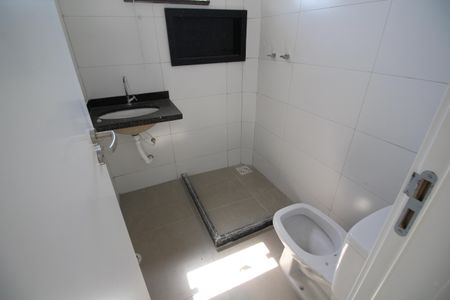 Casa de condomínio à venda com 81m², 2 quartos e 1 vagaSuíte 2 - Banheiro