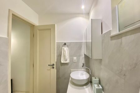 Apartamento à venda com 56m², 1 quarto e sem vagaSuite - Banheiro