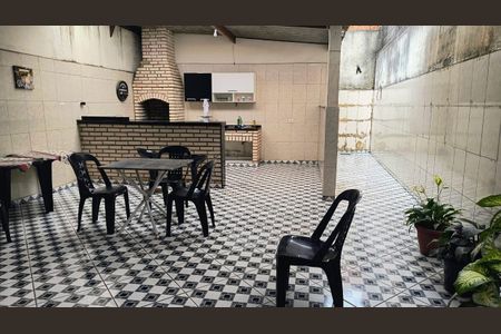 Casa à venda com 120m², 3 quartos e 2 vagasÁrea Externa