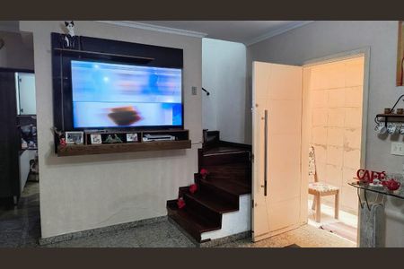 Sala de casa para alugar com 3 quartos, 120m² em Parque São Rafael, São Paulo