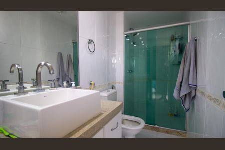 Apartamento à venda com 267m², 4 quartos e 2 vagasBanheiro da Suíte 1