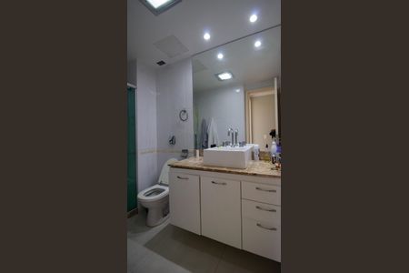 Apartamento à venda com 267m², 4 quartos e 2 vagasBanheiro Social