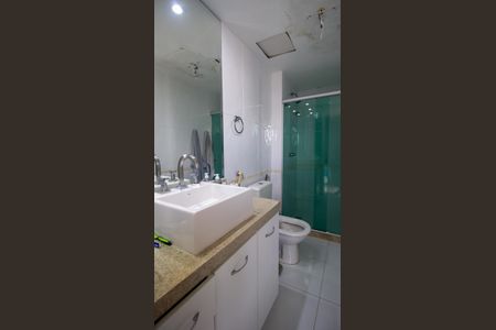 Apartamento à venda com 267m², 4 quartos e 2 vagasBanheiro da Suíte 1